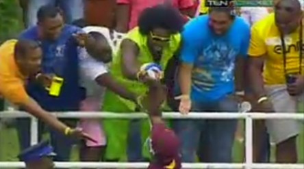 ChrisGayleAtODI - at Sabina_16-06-2011